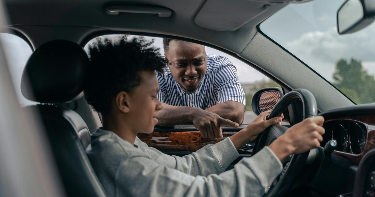 Family Car Guide: The Tactical Plays for Safety, Space, and Tech