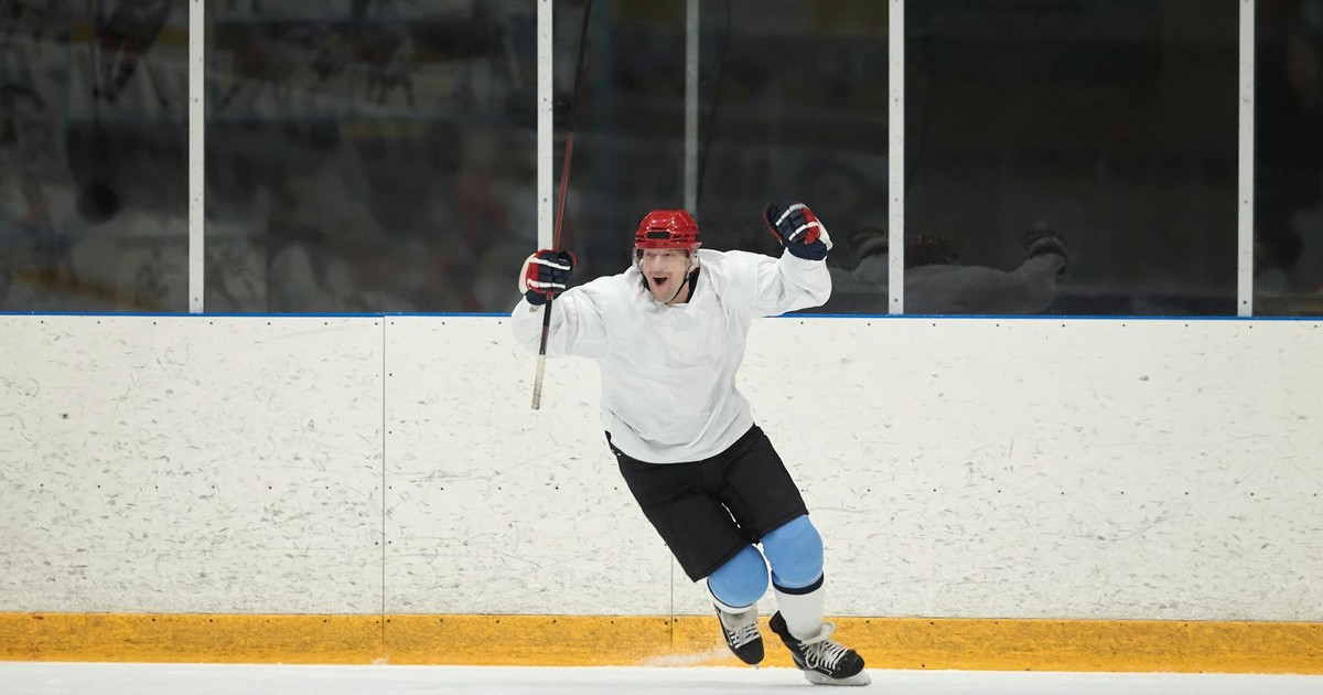 Flavor Flav Throws Vegas Bash for US Women’s Hockey Gold, Steps Up After Political Snub