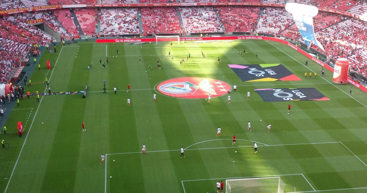 Betting & Odds Market Movements: How Sharp Money Influences Live Soccer Lines