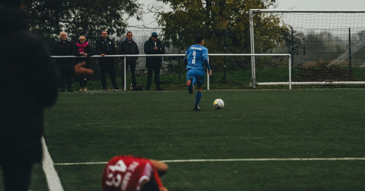 Football’s False Nine Evolution: How Positionless Attackers Are Disrupting Traditional Defenses